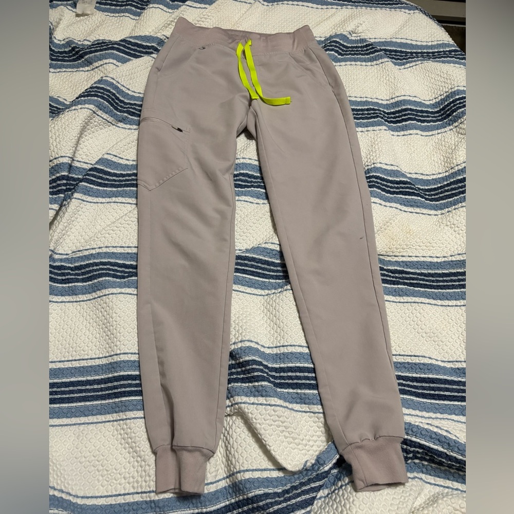 Figs SLATE Zamora’s 
Xs tall